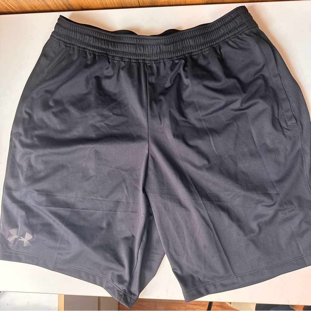 UNDER ARMOUR WORKOUT SHORTS